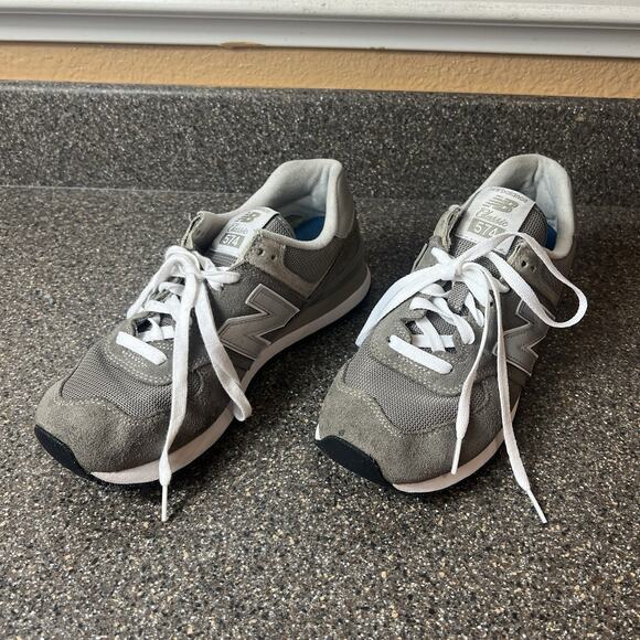NEW BALANCE 574 Men's Sneakers Activewear ML574EVG Low Top Size 8 D Gray Lace Up - Picture 2 of 9